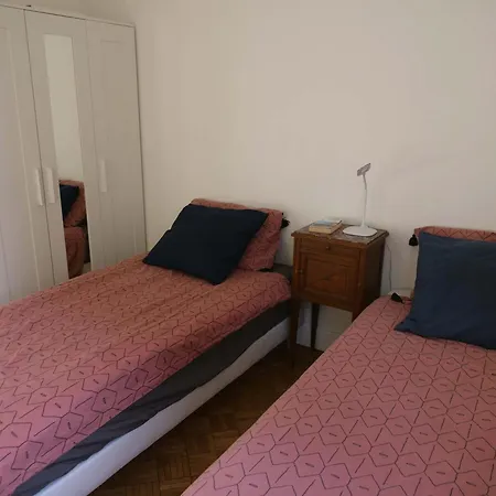 De Designer, Grand Paris Pour 6 Personnes, Metro 14 * Le Kremlin-Bicetre