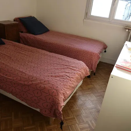 De Designer, Grand Paris Pour 6 Personnes, Metro 14 * Le Kremlin-Bicetre
