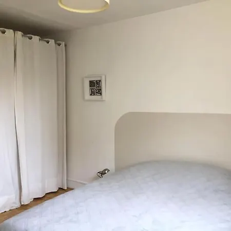 De Designer, Grand Paris Pour 6 Personnes, Metro 14 * Le Kremlin-Bicetre